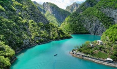 Komani Lake